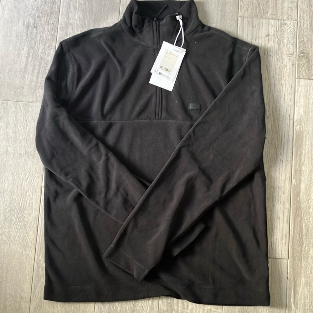 Black thin fleece sweater with zipper